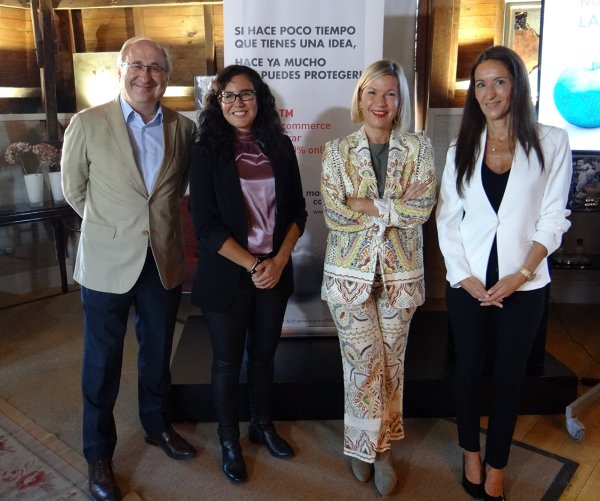 From left to right: Luis Ignacio Vicente, Strategic Advisor of PONS IP; Alicia Salinas, Director of Transformation; Nuria Marcos, General Manager PONS IP and Ana López de Castro, Director of Marketing and People at PONS IP.